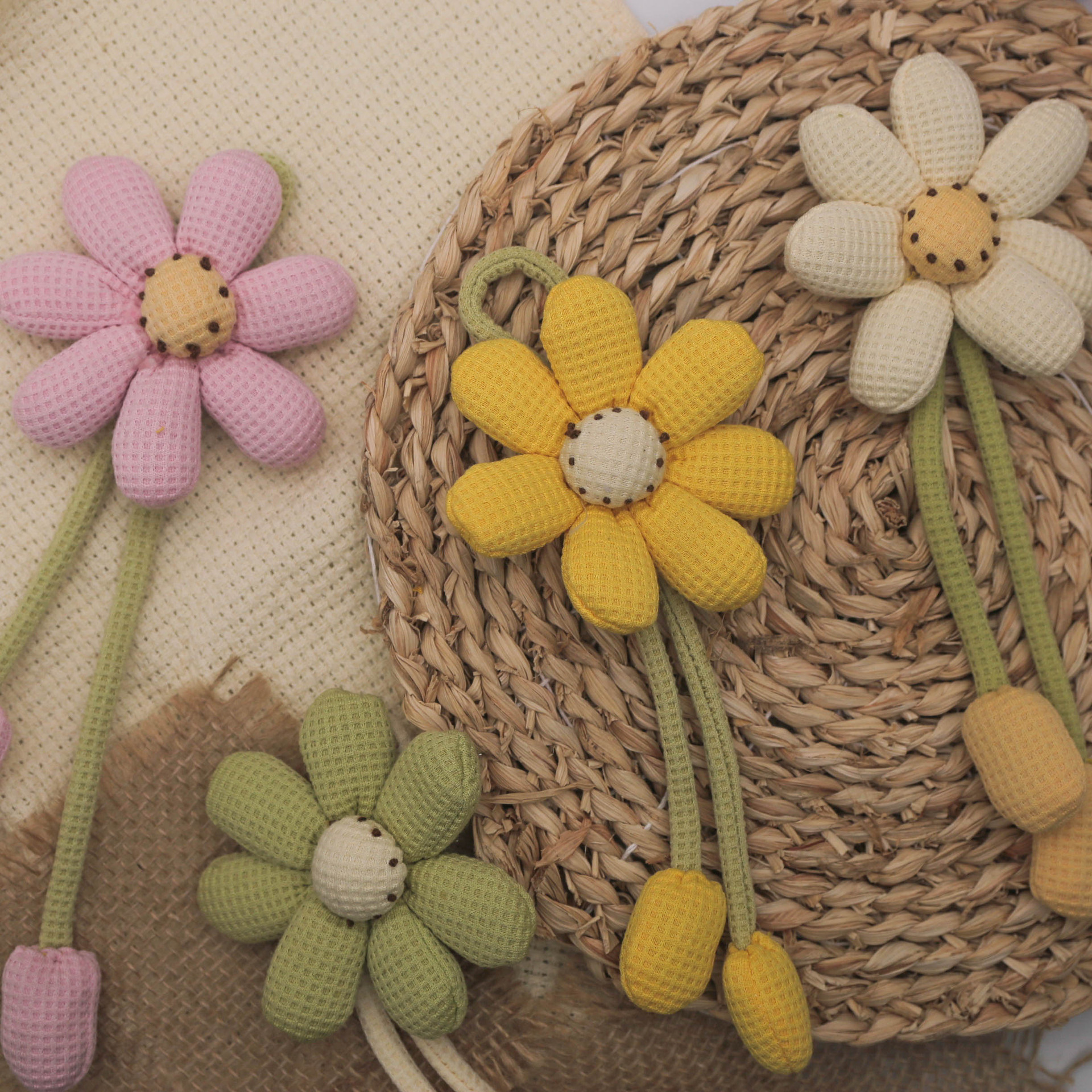 Fabric pendants, flower creative pastoral style, flower bags, clothing, hanging decorations, curtains, three-dimensional forest-themed decorative items details Picture
