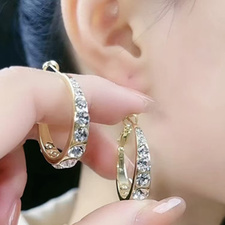 europe and the united states new simple temperament diamond ear buckle female personality fashion pastoral style alloy earrings wholesale
