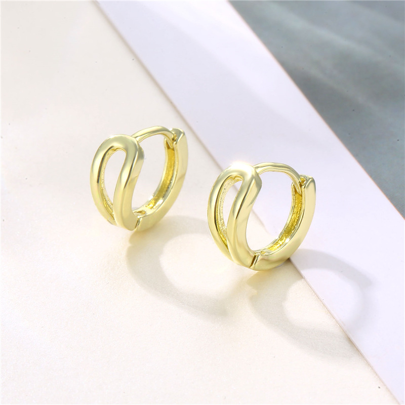 Copper Plated 18K Gold Simple And Compact Hollow Earbuckle Hipster Female Ins Cold Wind Earrings Korean Network Red Hip Hop Earrings Female Popular Jewelry Fashion Earrings Korean Version Application Scenario