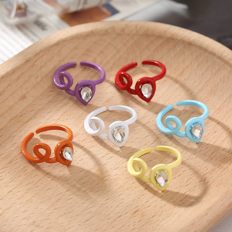 Wholesale of cross-border fashion irregular geometric rings for women with colorful creative diamond-encrusted heart-shaped index finger rings from Japan and South Korea