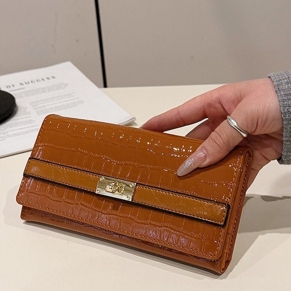 Fashionable and versatile light luxury clutch for women 2025 new retro and stylish clutch, a best-selling casual long wallet details Picture