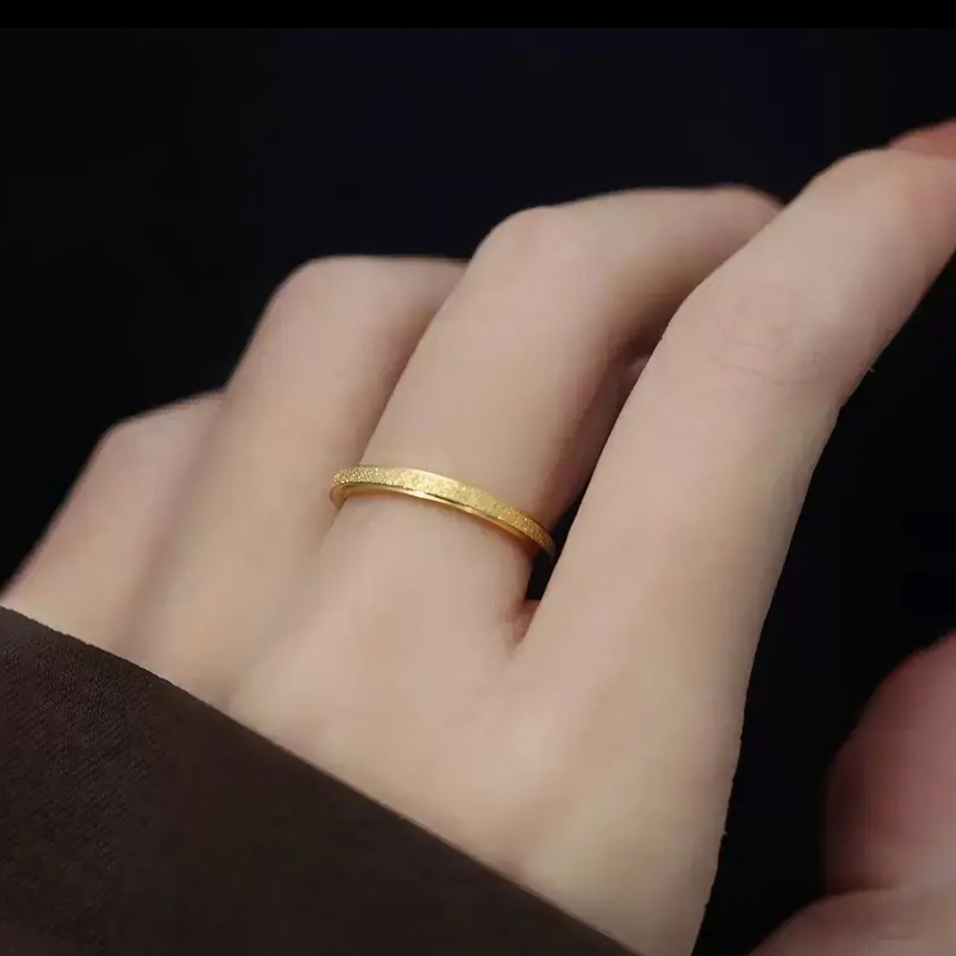 Titanium steel matte gold ring, non-fading, sand gold women's niche design, high-end plain ring index finger tail ring accessory details Picture