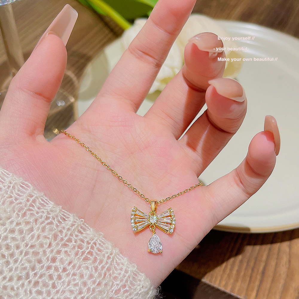 High-Grade Small Titanium Steel Necklace Women's New Water Drop Collarbone Chain Pendant Light Luxury Without Fading Choker Jewelry Wholesale full figure