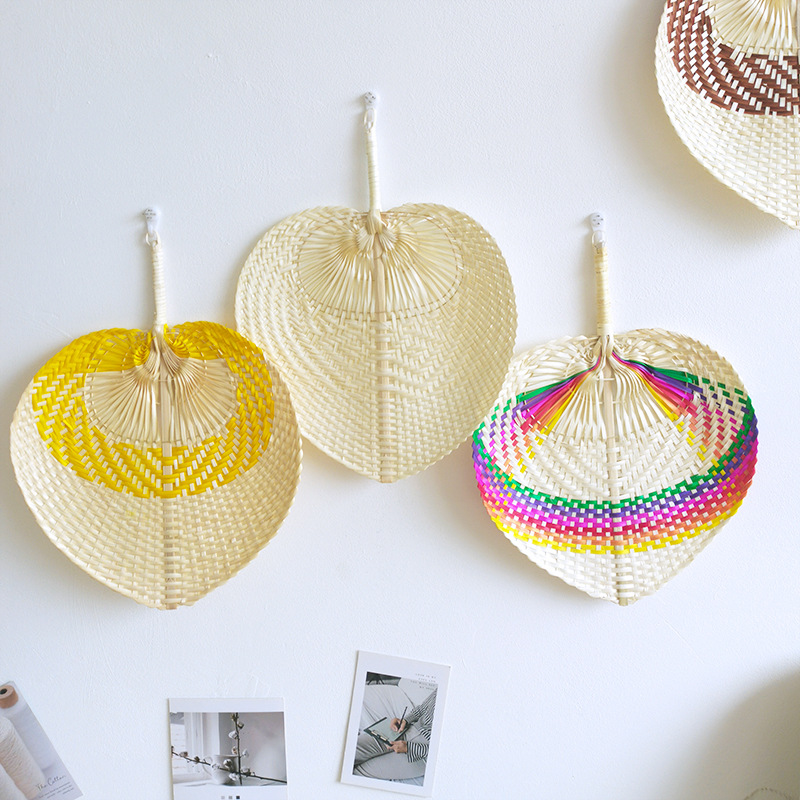 Factory Direct Sales Bamboo Woven Big Pu Leaf Fan Summer Pure Hand-Woven Fan Dance Fan Hand Fan To Cool Pu Grass Fan Application Scenario