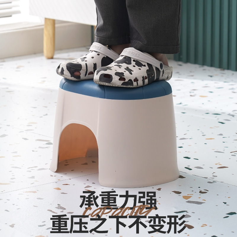 塑料桌椅实物图