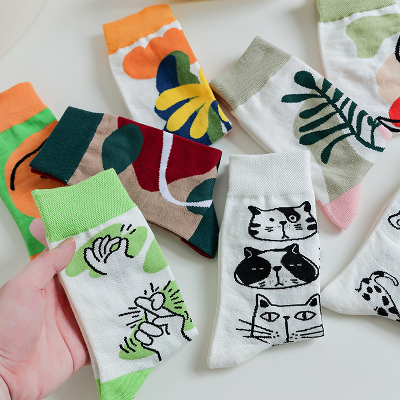 Cross-Border Original Women's Small Fresh Ab Socks Japanese Fashion Trend Asymmetrical Color Ab European And American Tide Socks Application Scenario