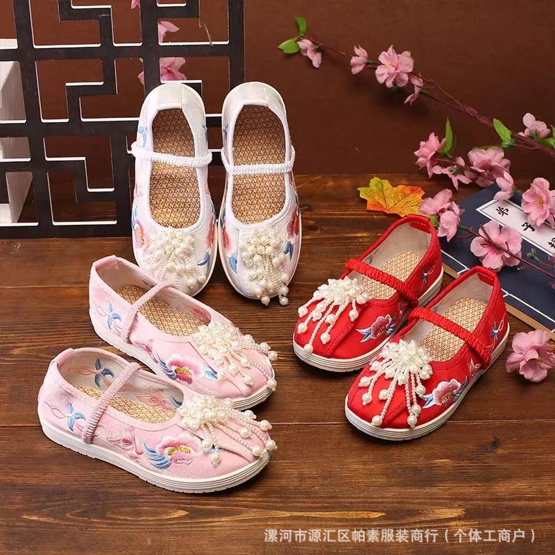 National trend, national trend, national trend Hanfu embroidered shoes, girls' old Beijing handmade cloth shoes, Chinese-style dance shoes, new styles for all four seasons, ancient costume embroidered children's shoes, national trend, national trend details Picture