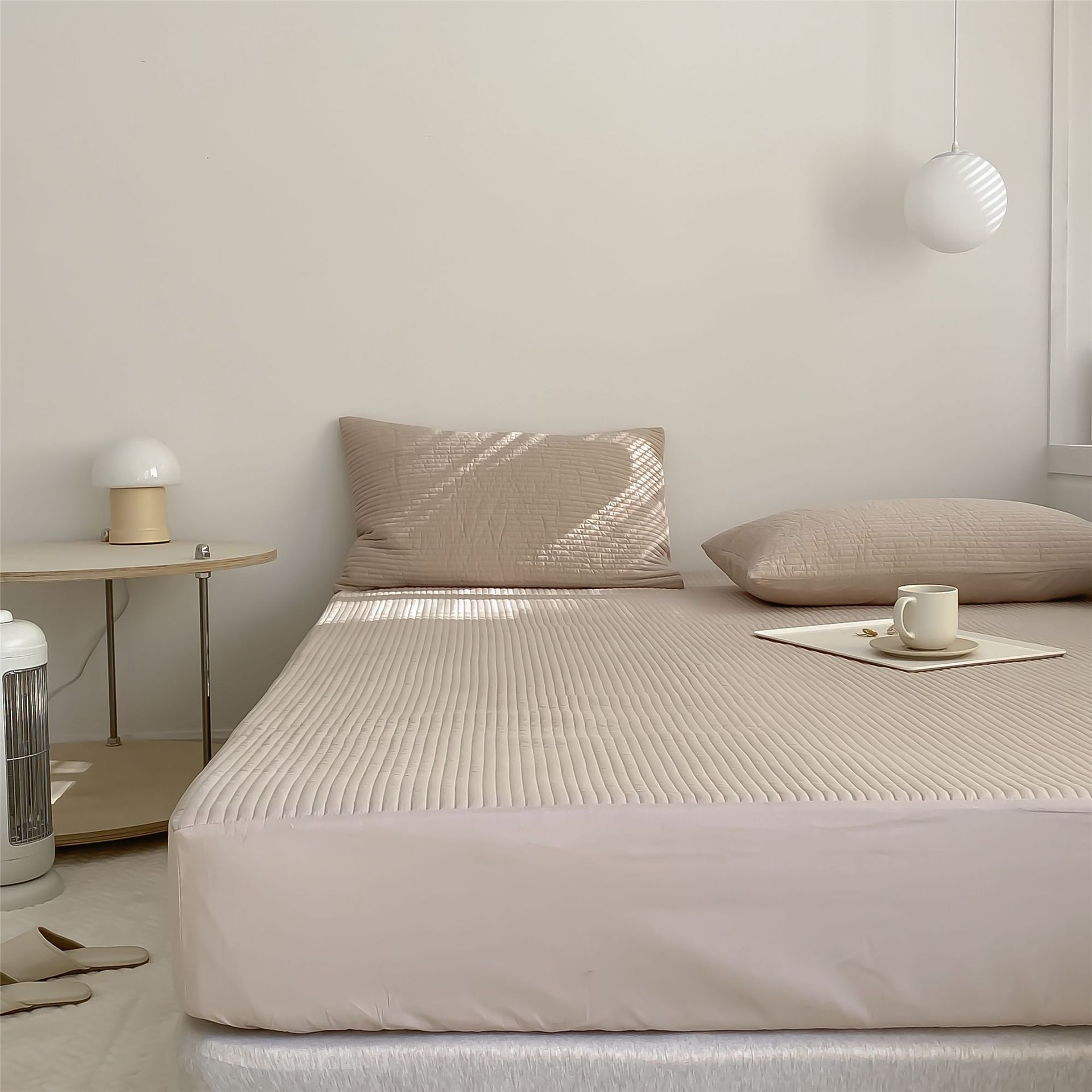 ins foreign trade all-cotton straight straight solid color quilted bed cover, single item with cotton lining, thickened single item, mattress protective cover Specification image