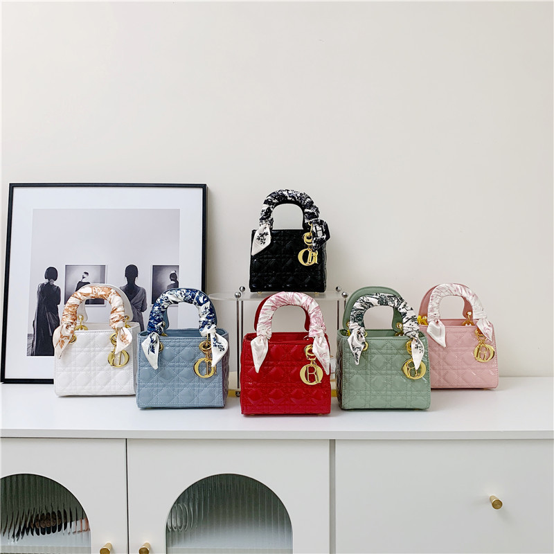 戴妃包包女2023新款时尚潮流经典百搭漆皮格纹手提单肩斜跨包