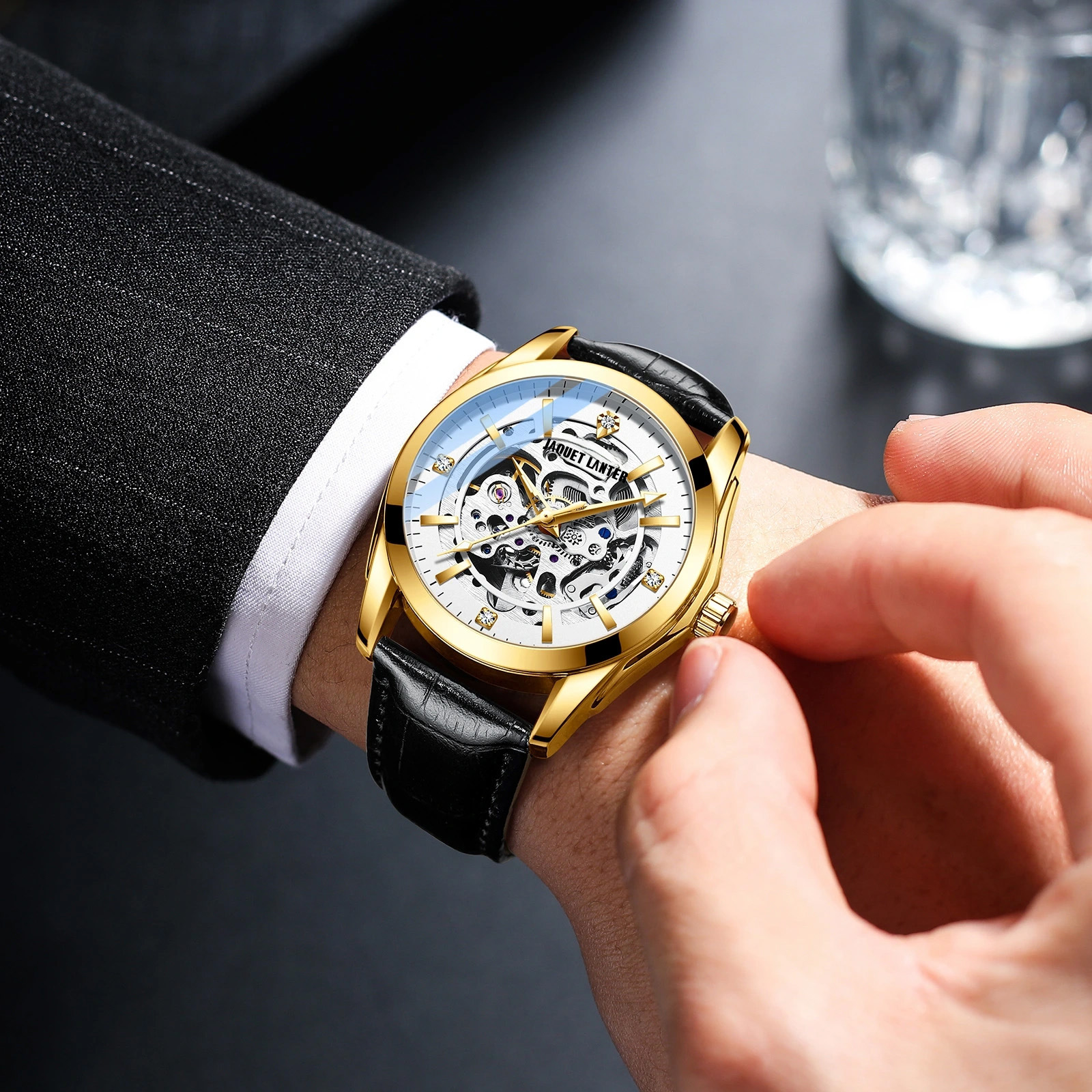 手表/时尚单品/手表女士2024时尚/吊坠手链手表/石英表女学生细节图