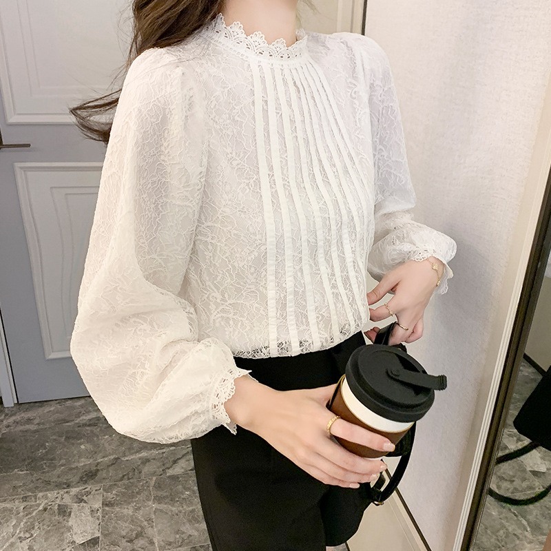 New Chinese-style in-stock real photos of the autumn new Korean-style versatile semi-high-neck lace base shirt for women. Pair it with a lace shirt inside details Picture