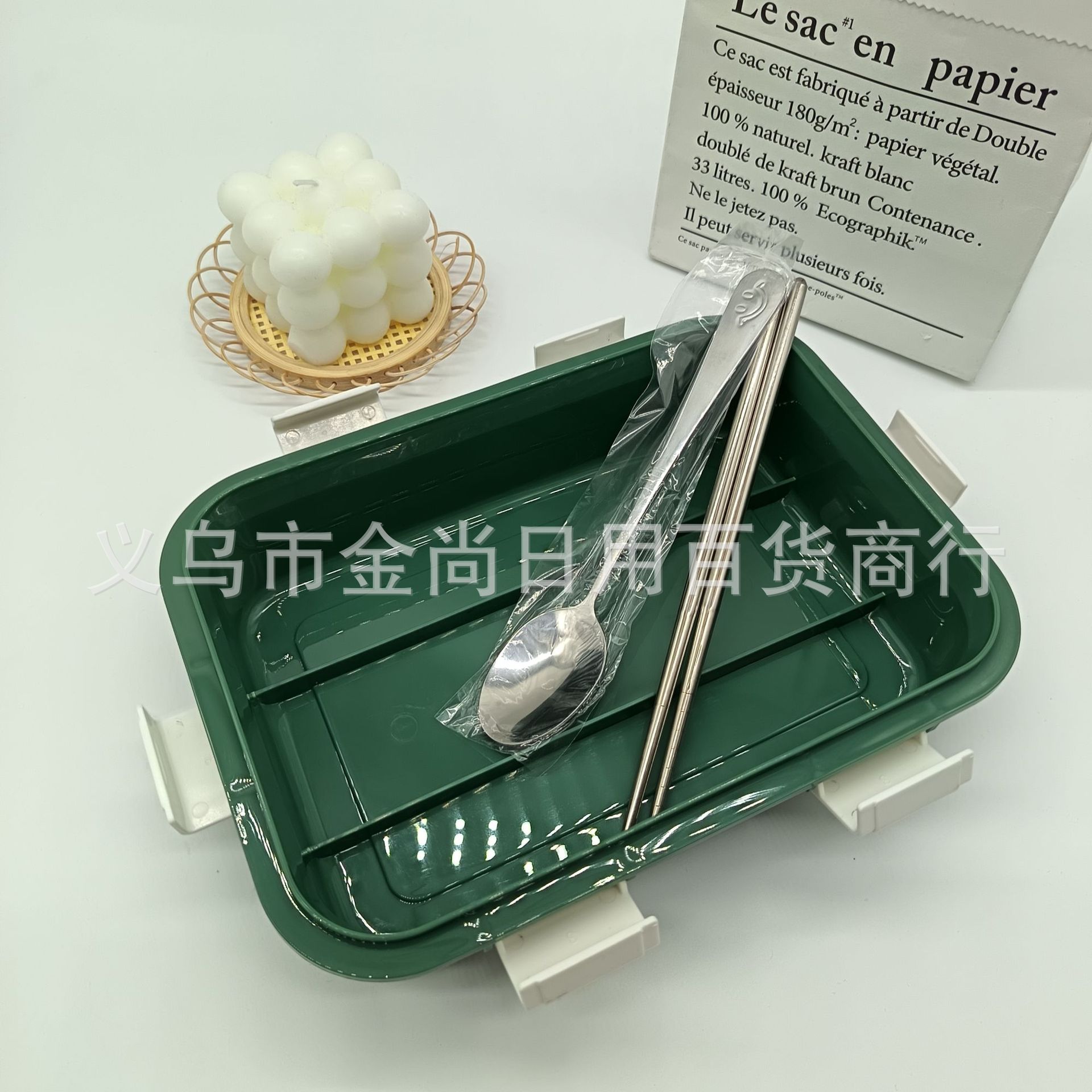 Simple student stainless steel insulated lunch box, children's work lunch box, fresh-keeping box, silicone sealed and divided fruit box Application Scenario
