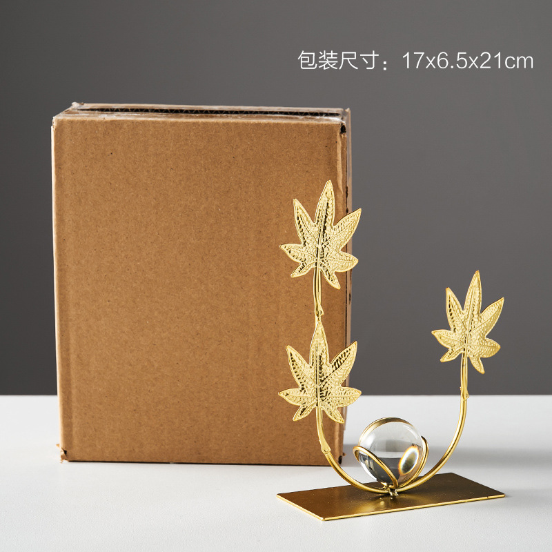 Factory wholesale Ginkgo leaf crystal ball iron art ornaments, home and office decorations, turtle-back leaf metal handicrafts (price to be negotiated) Application Scenario
