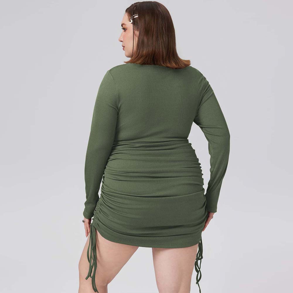 A simple and elegant plus-size women's dress with a round neck and a short skirt for cross-border trade in autumn and winter 2024 details Picture