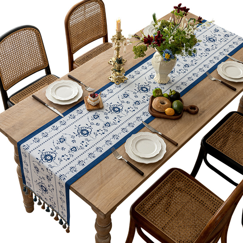 Cool yuki nueva venta caliente americano moderno creativo moda simple gran tabla cuadrada bandera chenille jacquard tira larga mantel sala de estar estudio mesa de té estilo antiguo borlas bandera de té estera Item Picture