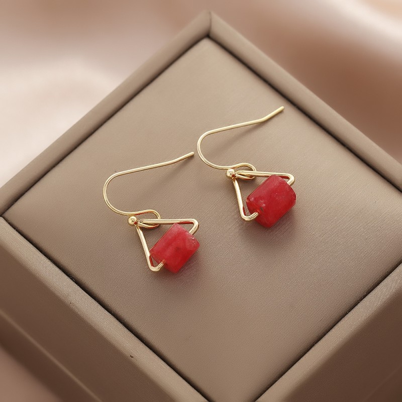 Cross-Border New Fashion Natural Stone Earrings Women's High-Grade Sense Of Temperament Semi-Precious Stone Geometric Triangle Earrings Wholesale details Picture