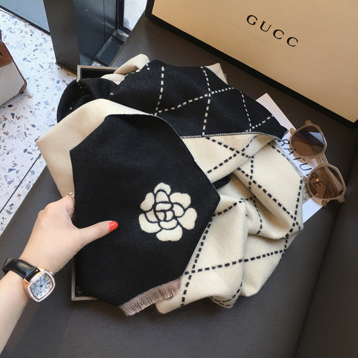South Korea Autumn Assorted Small Fragrant Wind Camellia Imitation Cashmere Scarf Shawl Dual Purpose Warm Bib Imitation Wool Shawl details Picture