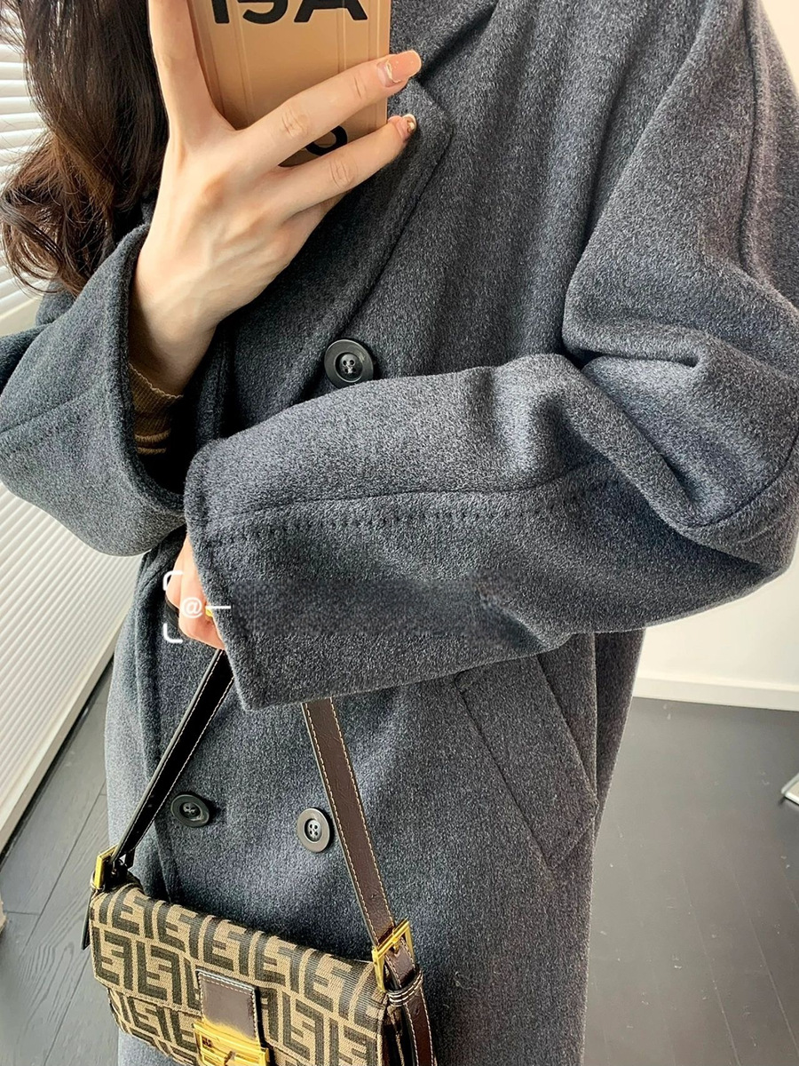 女式毛呢外套实物图