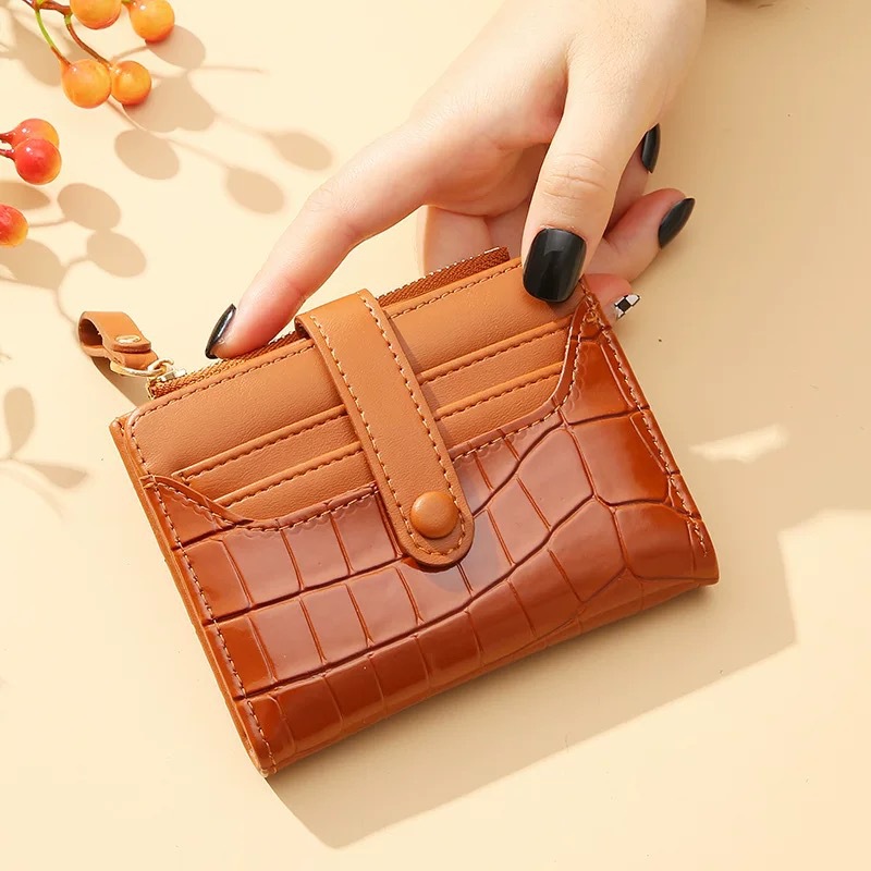 Factory direct sales: Ladies' Korean retro crocodile pattern wallet, short, simple and elegant, multi-slot card case, loose change wallet