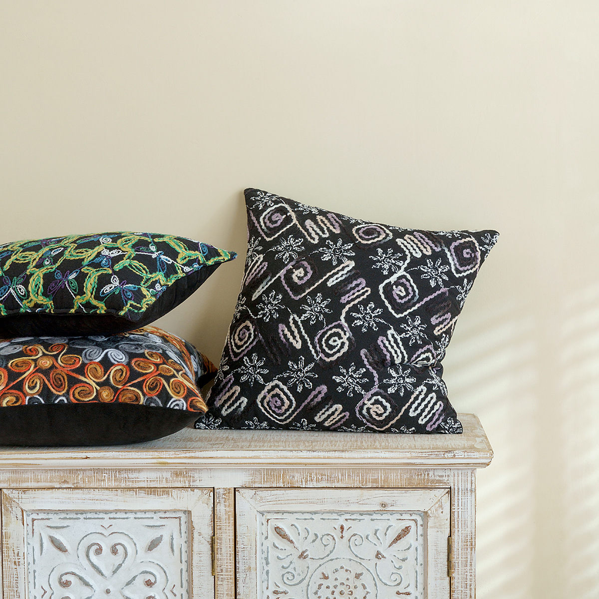 Cotton thread embroidery, geometric lines, flowers, exotic Moroccan throw pillows, cushions, backrests, pillowcases