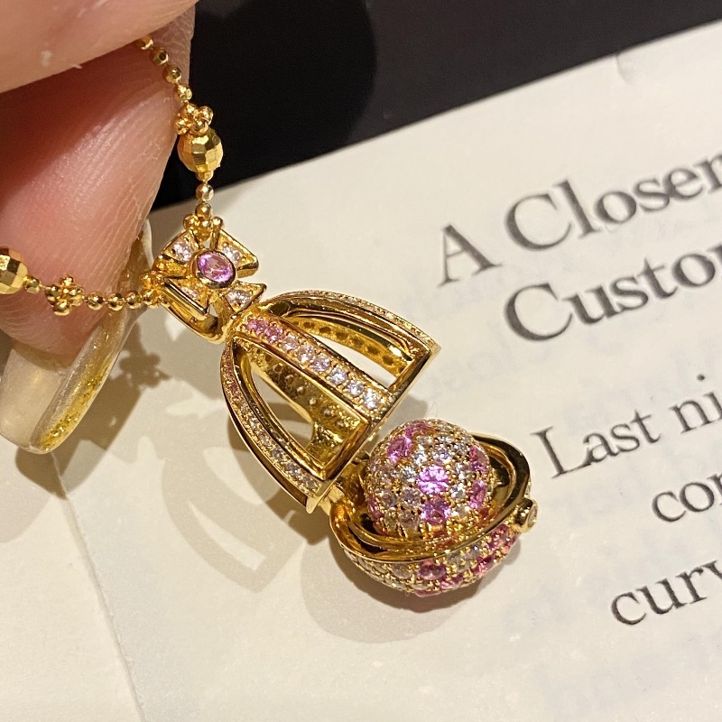 French light luxury retro peach pink Easter egg necklace with a flip lid and studded with diamonds, exquisite and versatile, high appearance level collarbone chain details Picture