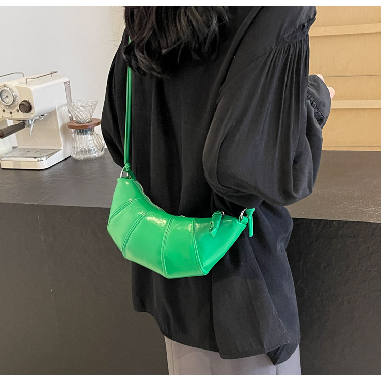 跨境外贸牛角包女包新款潮简约时尚斜挎饺子包百搭单肩箱包皮具男士手提包详情21