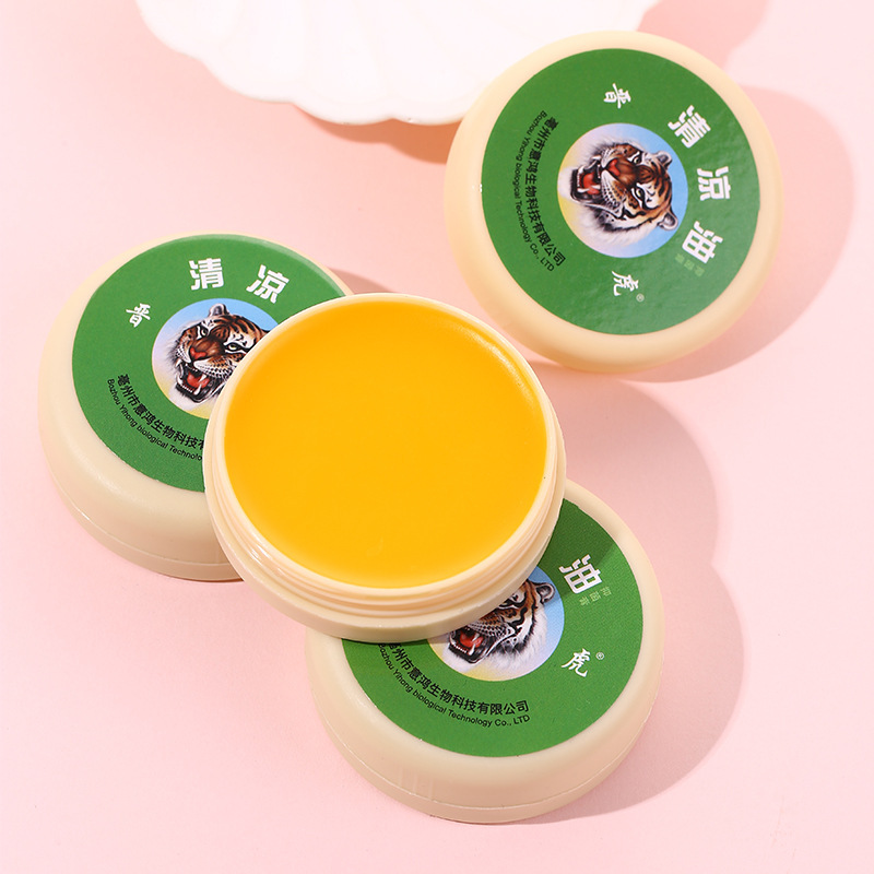 3G, 15G, 20G Jinhu brand Cooling Oil Ointment, all-purpose Oil, a well-known domestic brand, is a manufacturer of refreshing and invigorating oil for motion sickness Application Scenario
