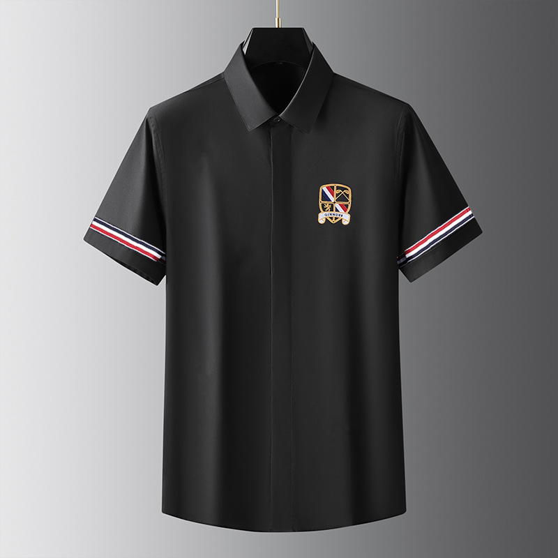A high-end European-style cotton short-sleeved shirt with slimming embroidery from a trendy brand, a light luxury summer casual and versatile shirt for men