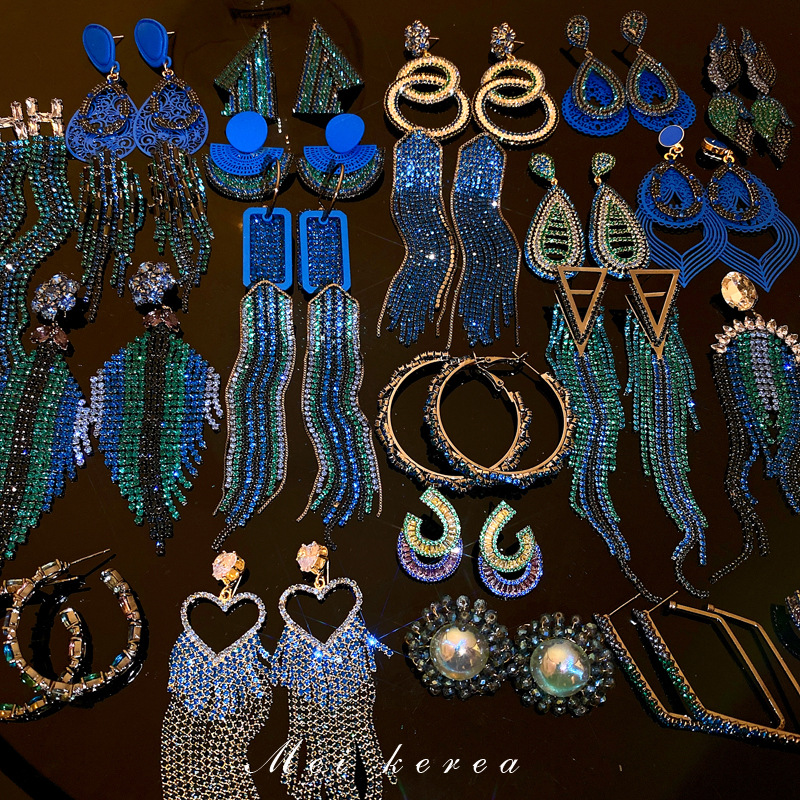 Silver needle European and American exaggerated blue diamond-encrusted geometric flower tassel earrings, cold and unique style stud earrings, fashionable earrings for women Specification image