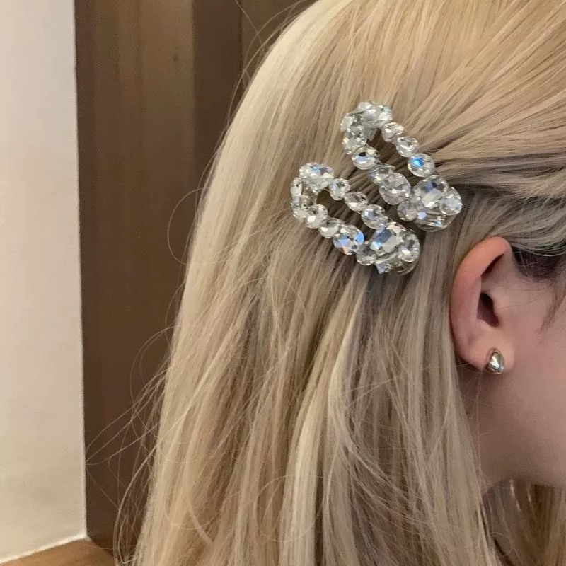 High-end style, super side zircon oval hair clip, makeup bangs hair clip, ins style side clip, stylish details Picture