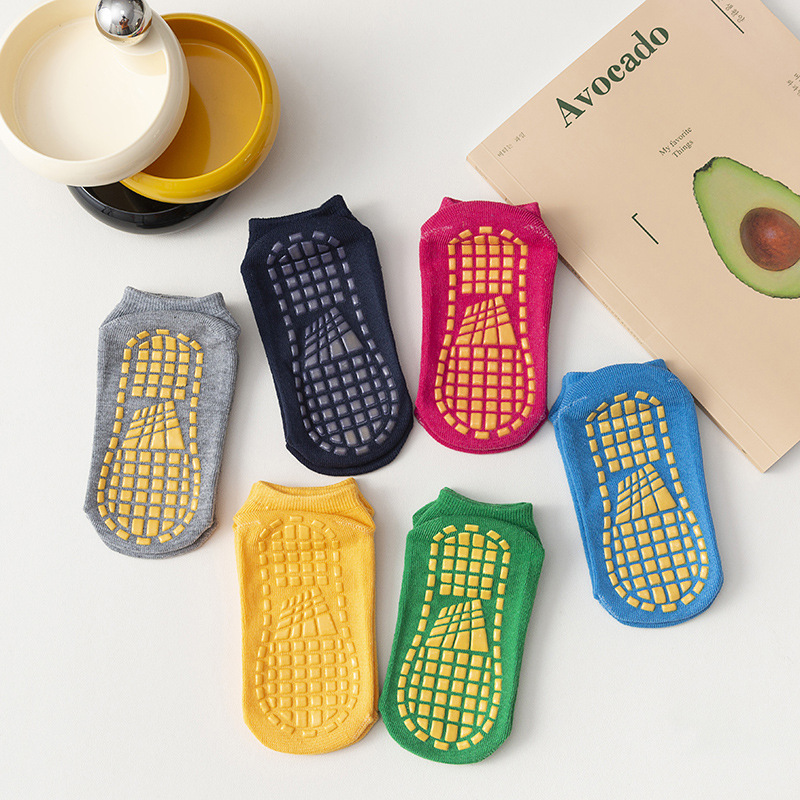 Manufacturer's playground socks, yoga sports socks, floor warmth, early education socks, anti-slip soles, spring and summer parent-child trampoline socks Specification image