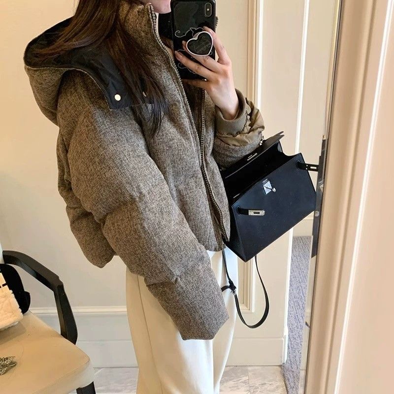 A high-end and eye-catching black short down jacket for women's winter 2025, a new and fashionable chanel-style hooded jacket Specification image