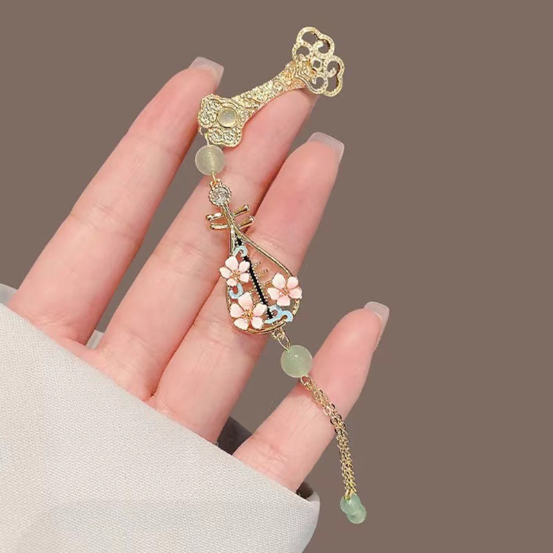 Ancient-style pipa cheongsam, lapel jacket, high-end, niche brooches, anti-glare pins, corsages, clothing accessories and clothing accessories Specification image