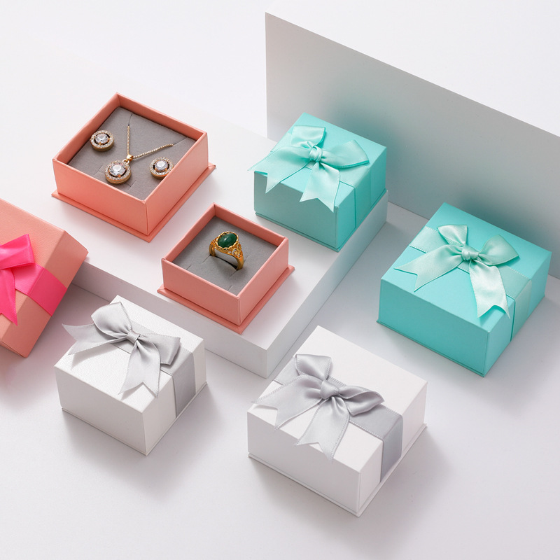 Wholesale of in-stock bow jewelry boxes, jewelry boxes, gift boxes, top and bottom covers, ring boxes, accessory boxes and jewelry packaging boxes details Picture