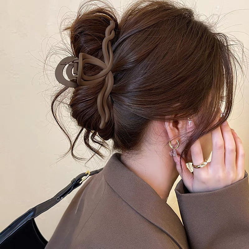 Large Maillard lines for women 2024, new high-end look, back of the head hair shark clip, hair clip, hair accessory clip