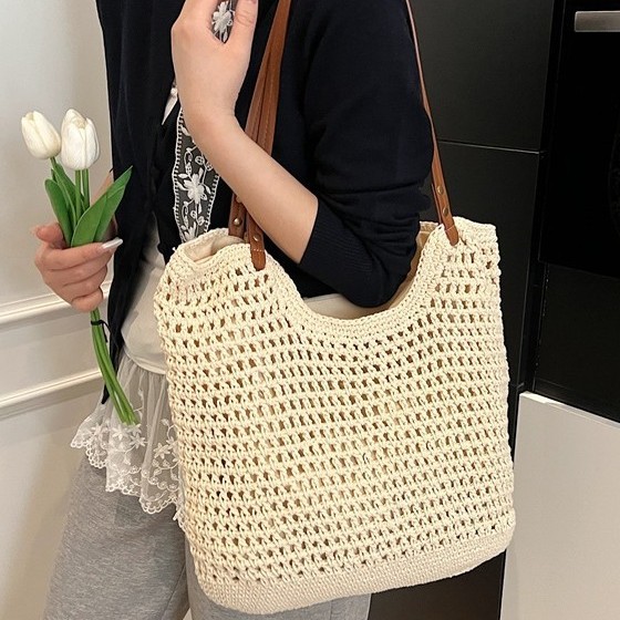 2025 New straw woven women's bag, factory fresh and clean vacation crochet bag, large capacity tote bag, beach bag Application Scenario
