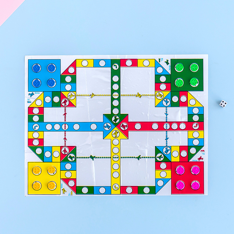 Mini flying chess, children's early education and intelligence chess, interactive battle game for kindergarten primary school students, board toys Application Scenario