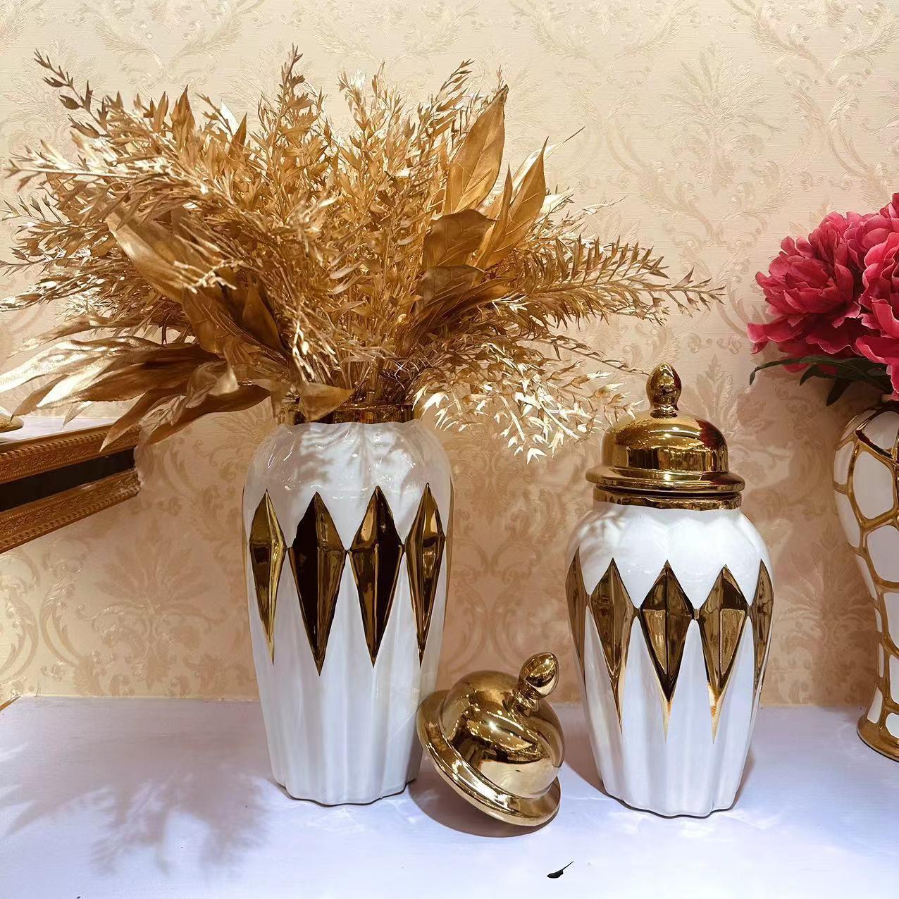 Storage tank European flower insert ceramic light luxury electroplating General vase vase handicrafts decoration vestibular soft decoration Golden Castle vase Application Scenario