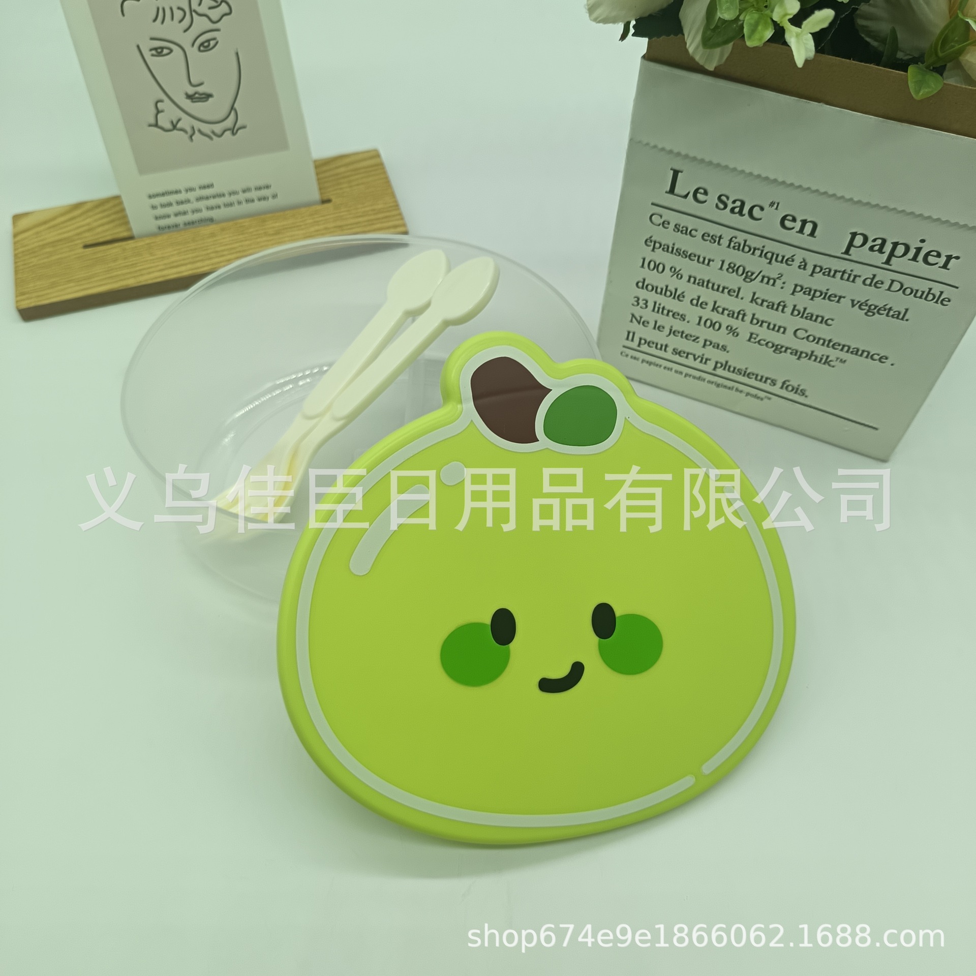 Cross-border best-selling fresh-keeping box, family lunch box, apple-shaped, high appearance level, storage bowl, bag lid, fruit storage box, lunch box Application Scenario