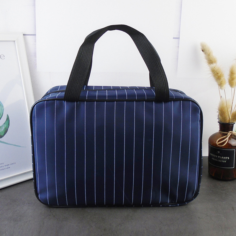 Carry a bath bag, a bath bag, a bath basket for both men and women, a hand-held bath basket, a bath bag, a shower bag, and fitness storage Application Scenario