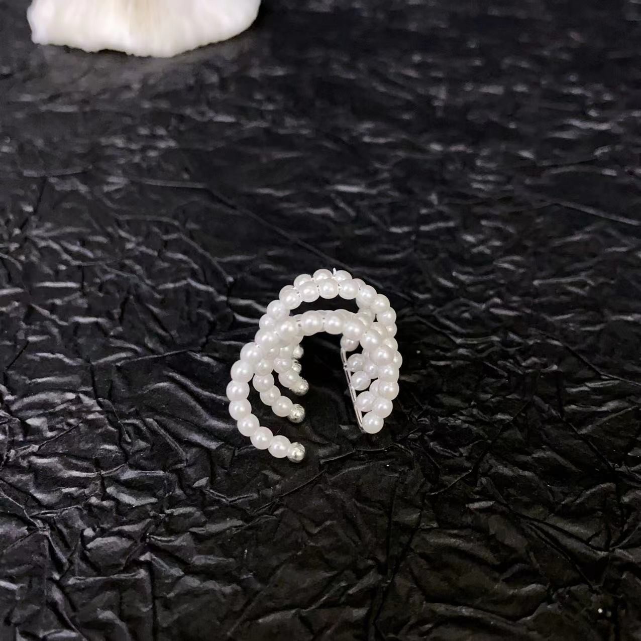 Multi-layer pearl ear bone clip French earrings for women, 2024 new, niche and high-end ear-clip earrings Application Scenario