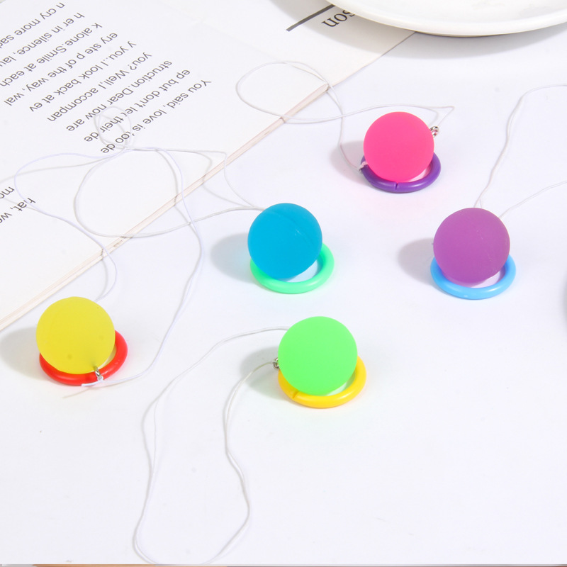 Colorful drawstring bouncy balls, small gifts for kindergartens, wholesale of children's bouncy balls, jumping balls and bouncy yo-yos Application Scenario