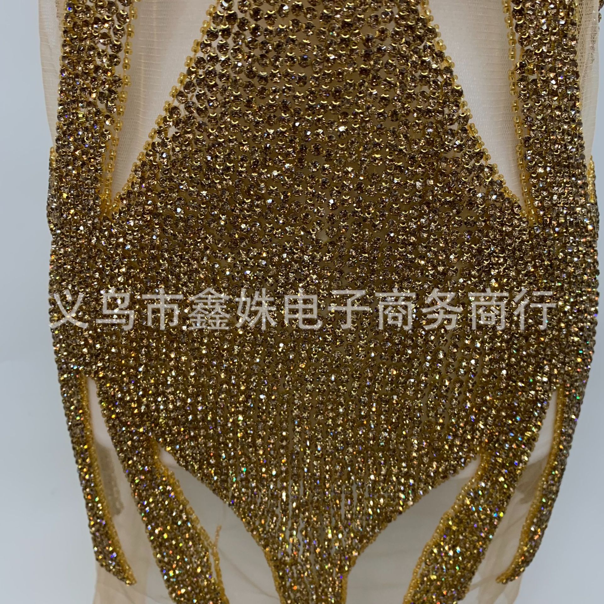 Unique new products, handcrafted luxury clothing pieces, wedding gowns, evening gowns, performance costumes, high-end rhinestone clothing accessories Application Scenario