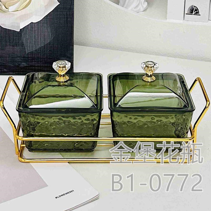 Glass divider fruit snack snack plate plate Bar bath clubhouse multi-lattice plate with lid hammer plastic fruit box Gold Castle vase full figure