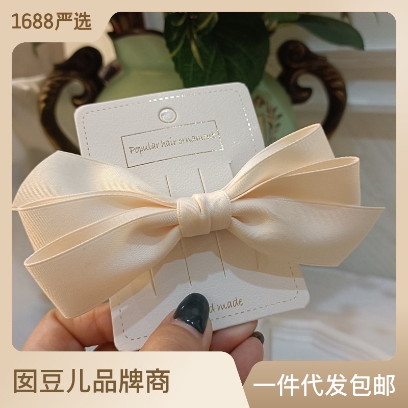 Korean sweet and simple style, beige girl, bow hair clip, top clip, ponytail clip, hair accessory, head accessory