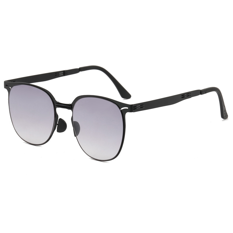New folding sunglasses, fashionable UV-protective sunglasses for both men and women, suitable for driving, traveling, posing and sun protection Application Scenario