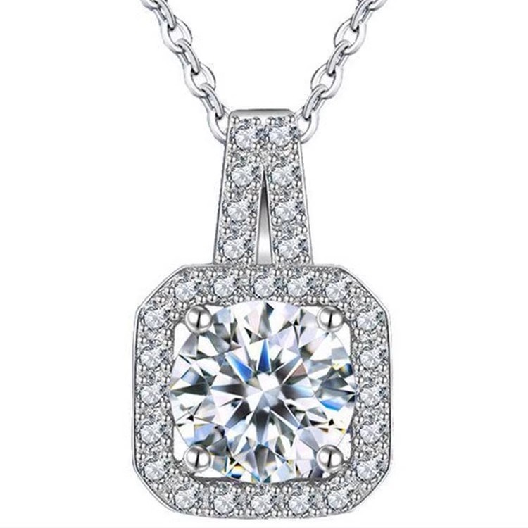 Small Square Sugar Necklace For Women 2024 New Simple Sweet Cool Wind Super Flash Pendant Ins Advanced Sense Clavicle Chain Item Picture