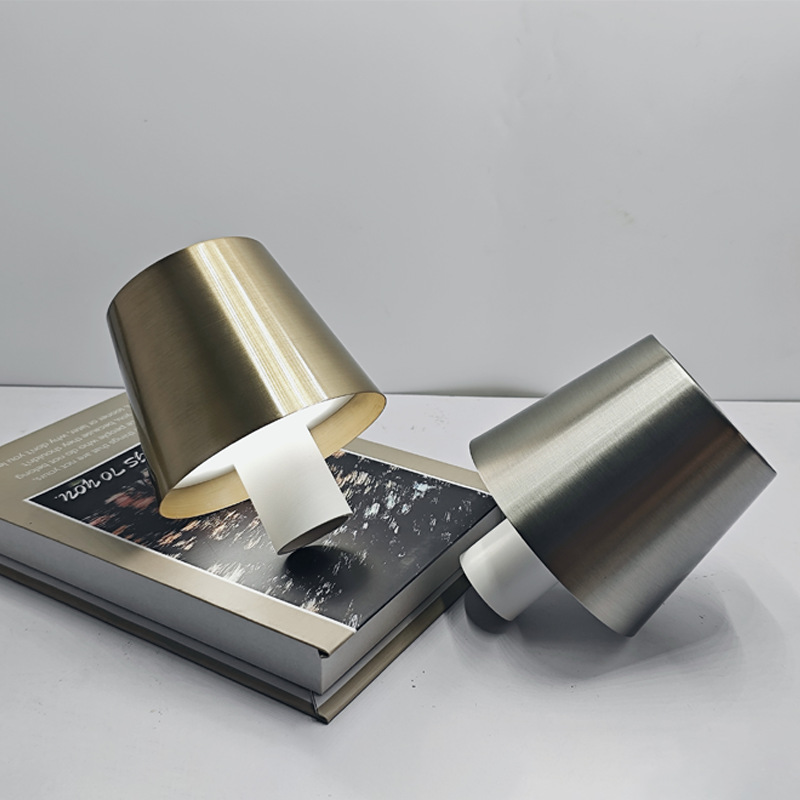 Amazon led wine bottle desk lamp, bar, outdoor and restaurant decoration atmosphere, embedded RGB rechargeable creative desk lamp details Picture