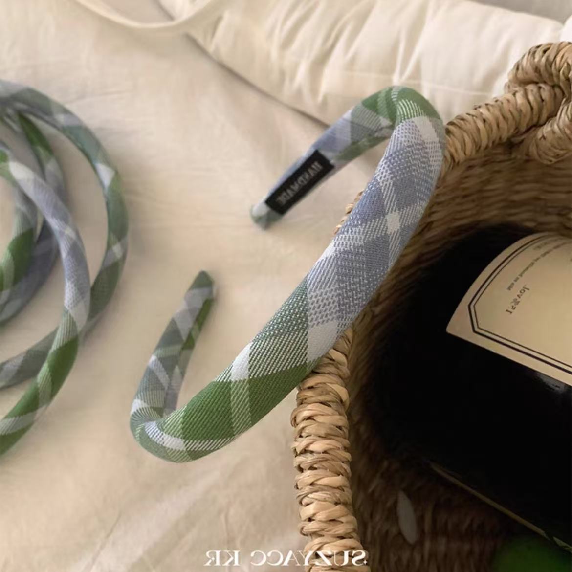 The new, fresh and fair blue and green checkered hair band is fashionable and niche. It features an academic headband, a simple hair tie and hair accessory pic 8