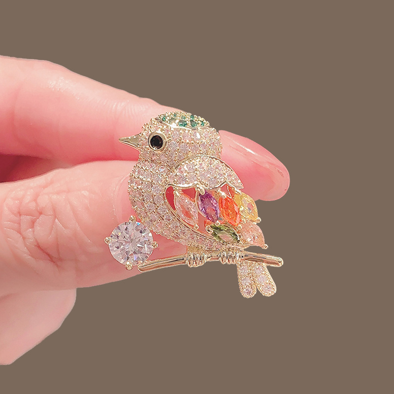 New anti-slip brooch summer small brooch women fashion light luxury pin collar pin anti-slip buckle suit accessories woman details Picture